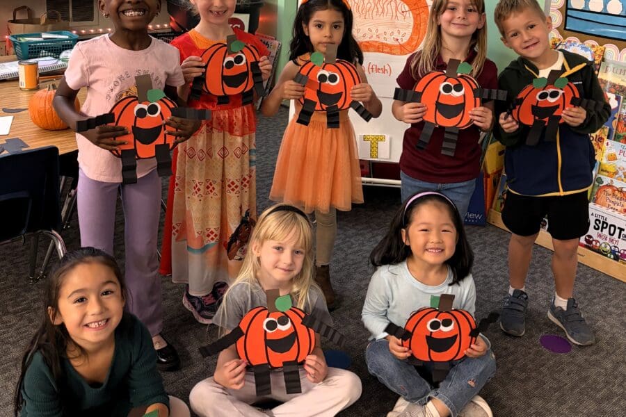 Kinders and their pumpkins